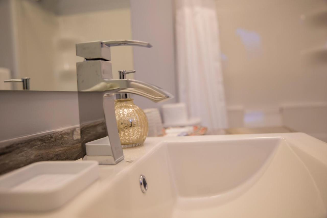 Downtown Whitehorse Deluxe 2 Bedroom Condo Ngoại thất bức ảnh