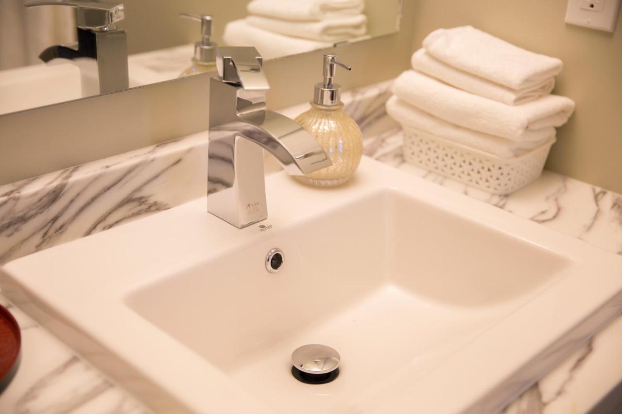 Downtown Whitehorse Deluxe 2 Bedroom Condo Ngoại thất bức ảnh