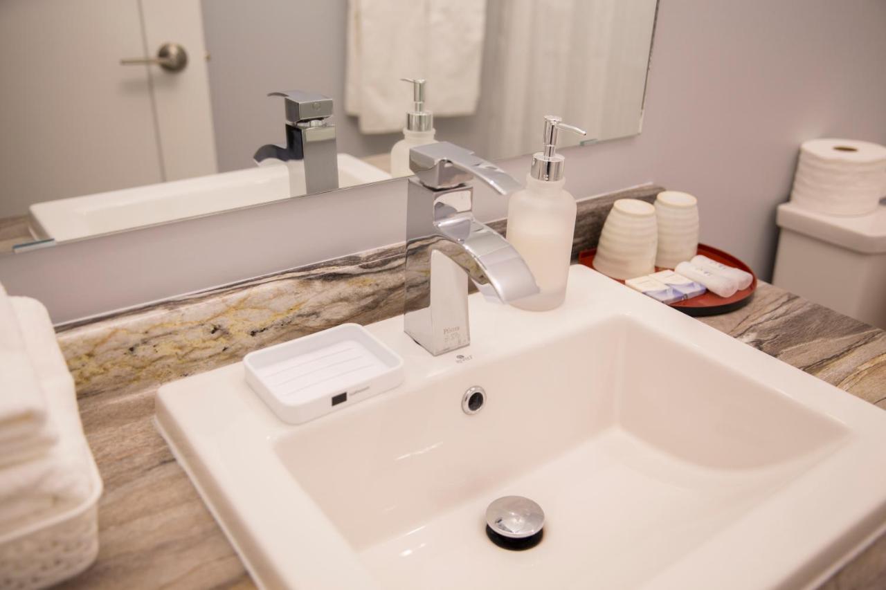 Downtown Whitehorse Deluxe 2 Bedroom Condo Ngoại thất bức ảnh